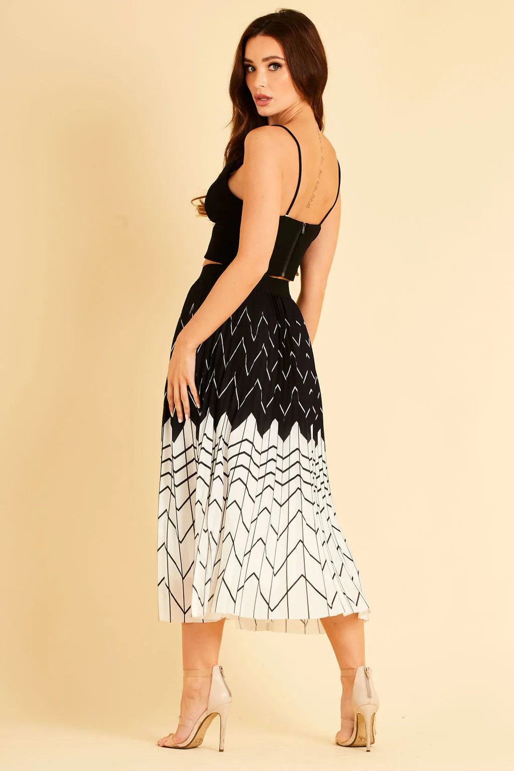 Black and White Printed Pleated Skirt