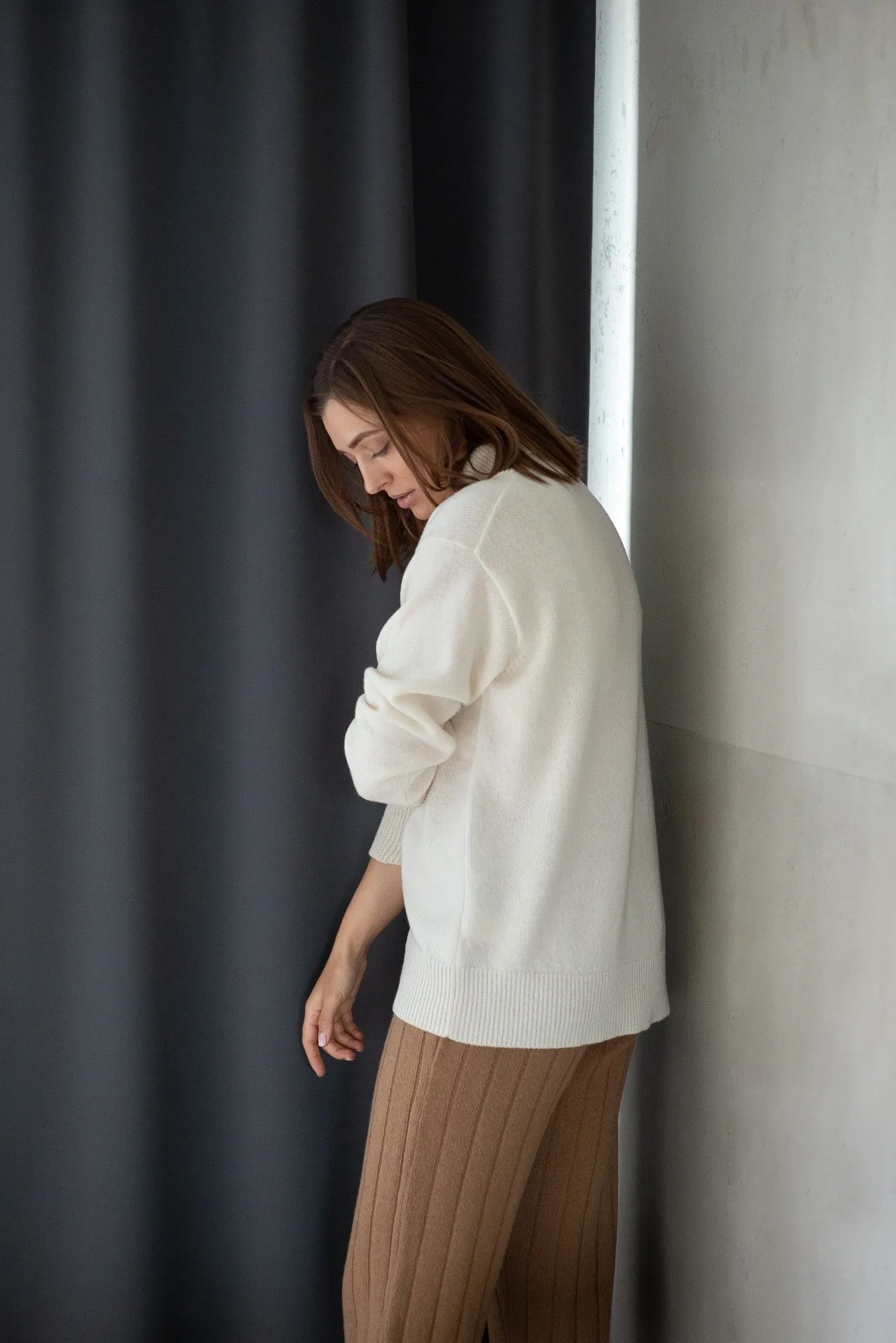 Cosy Classic Oversized Wool Turtleneck - White