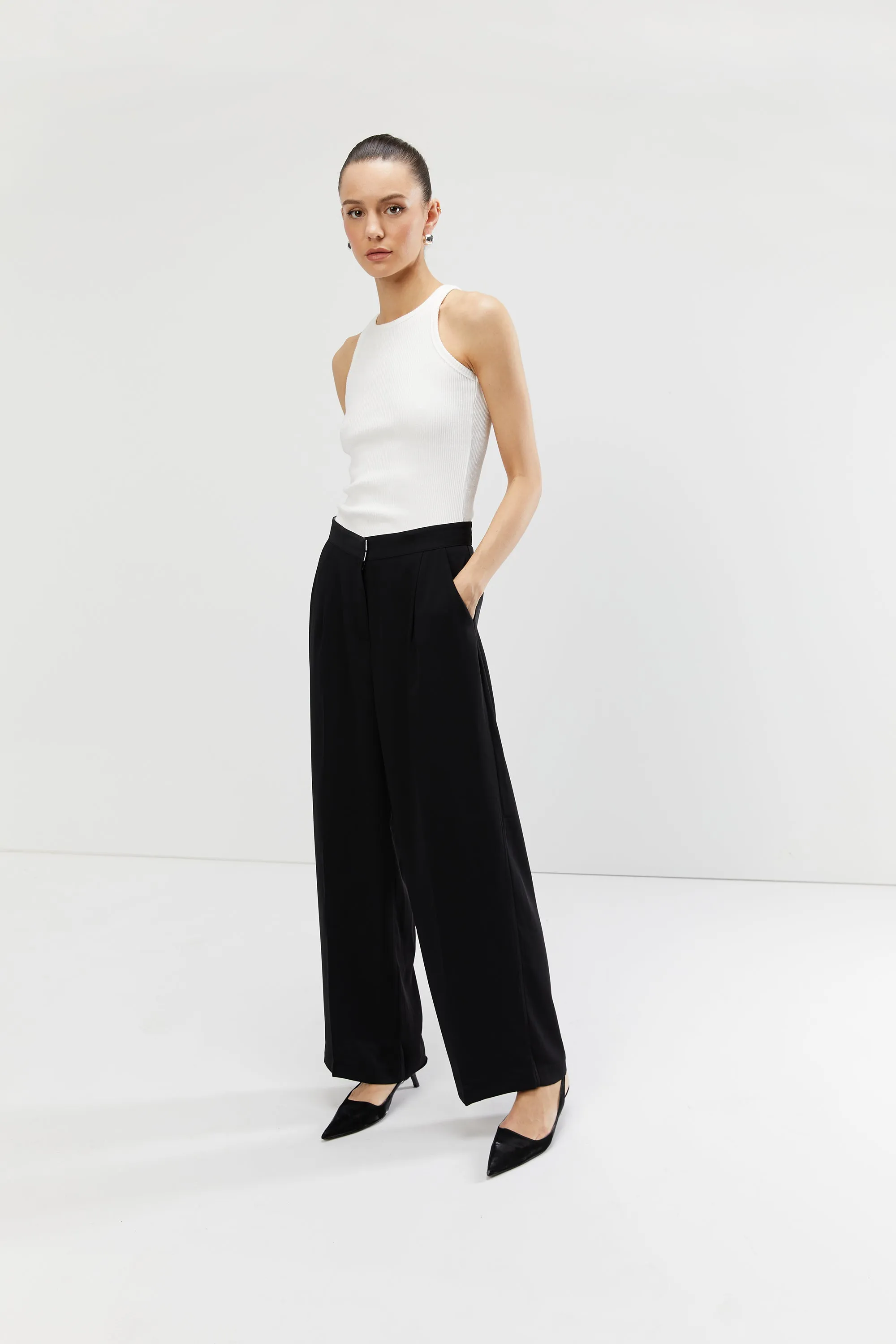 SINGLE PLEAT WIDE LEG PANT