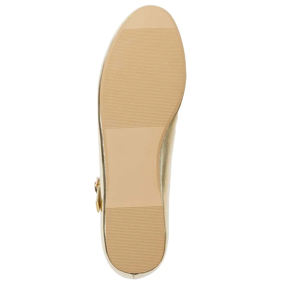 Sweet Flat in Soft Gold
